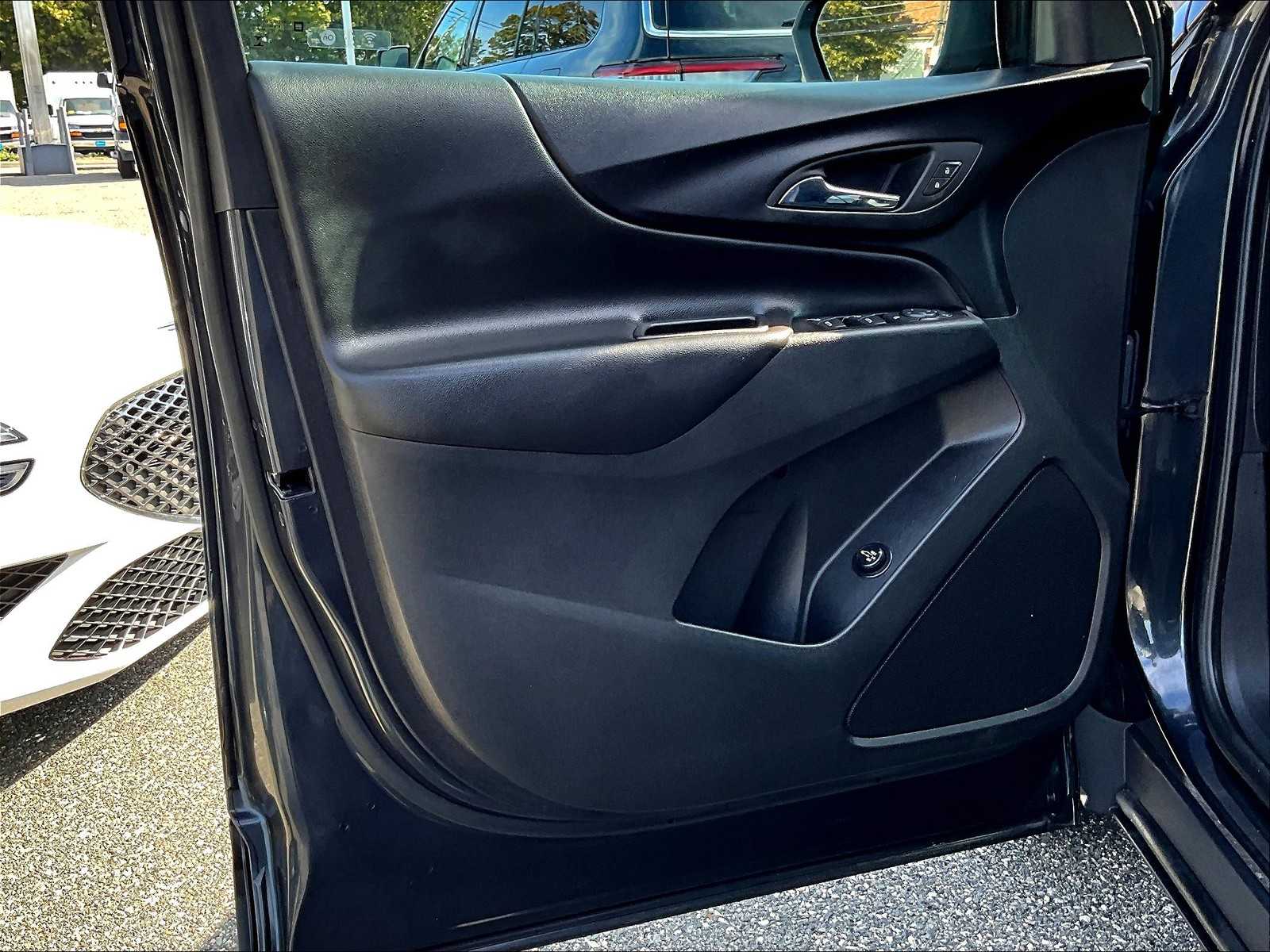 2022 Chevrolet Equinox LT - Photo 9