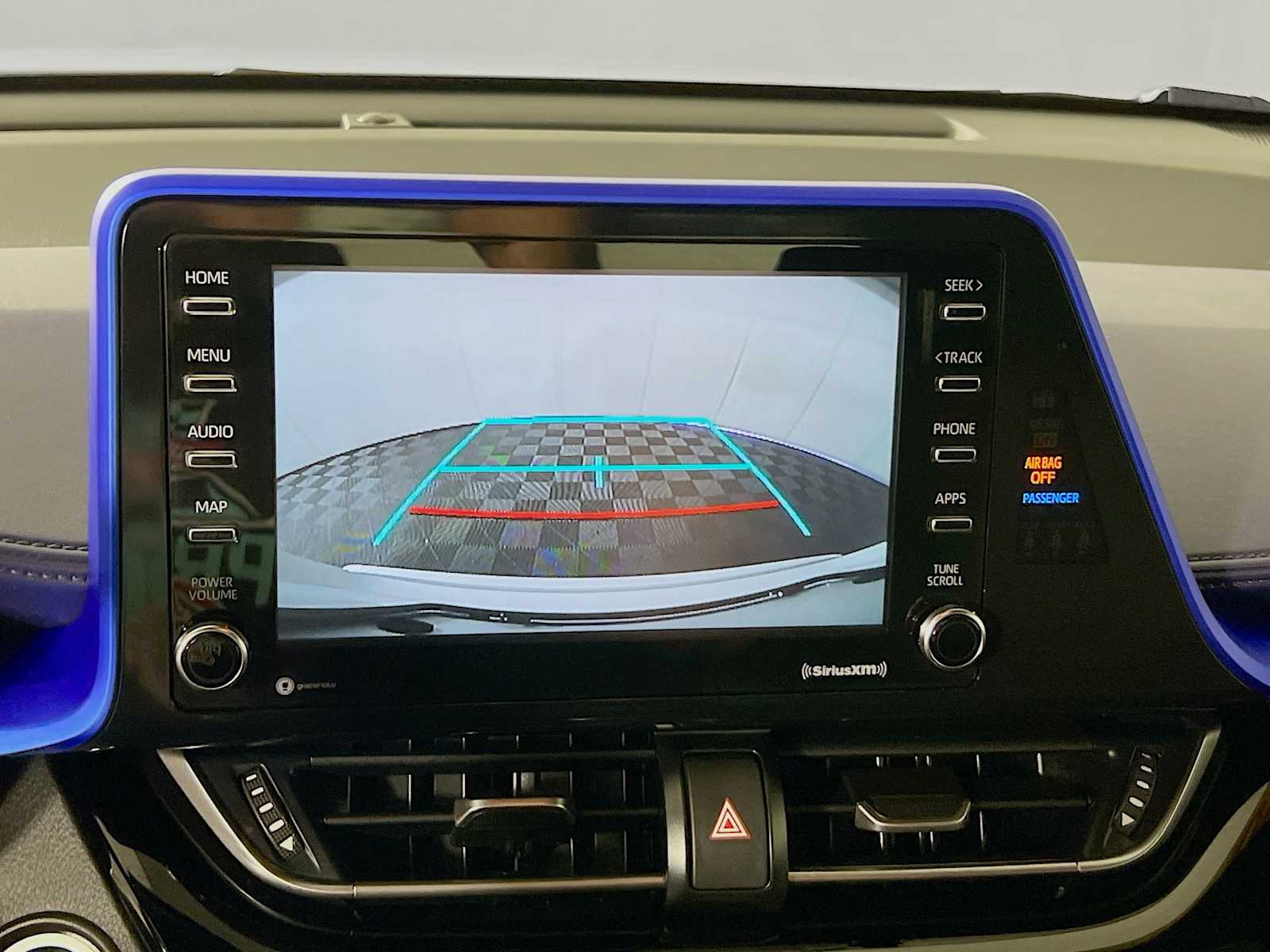 2020 Toyota C-HR XLE - Photo 13
