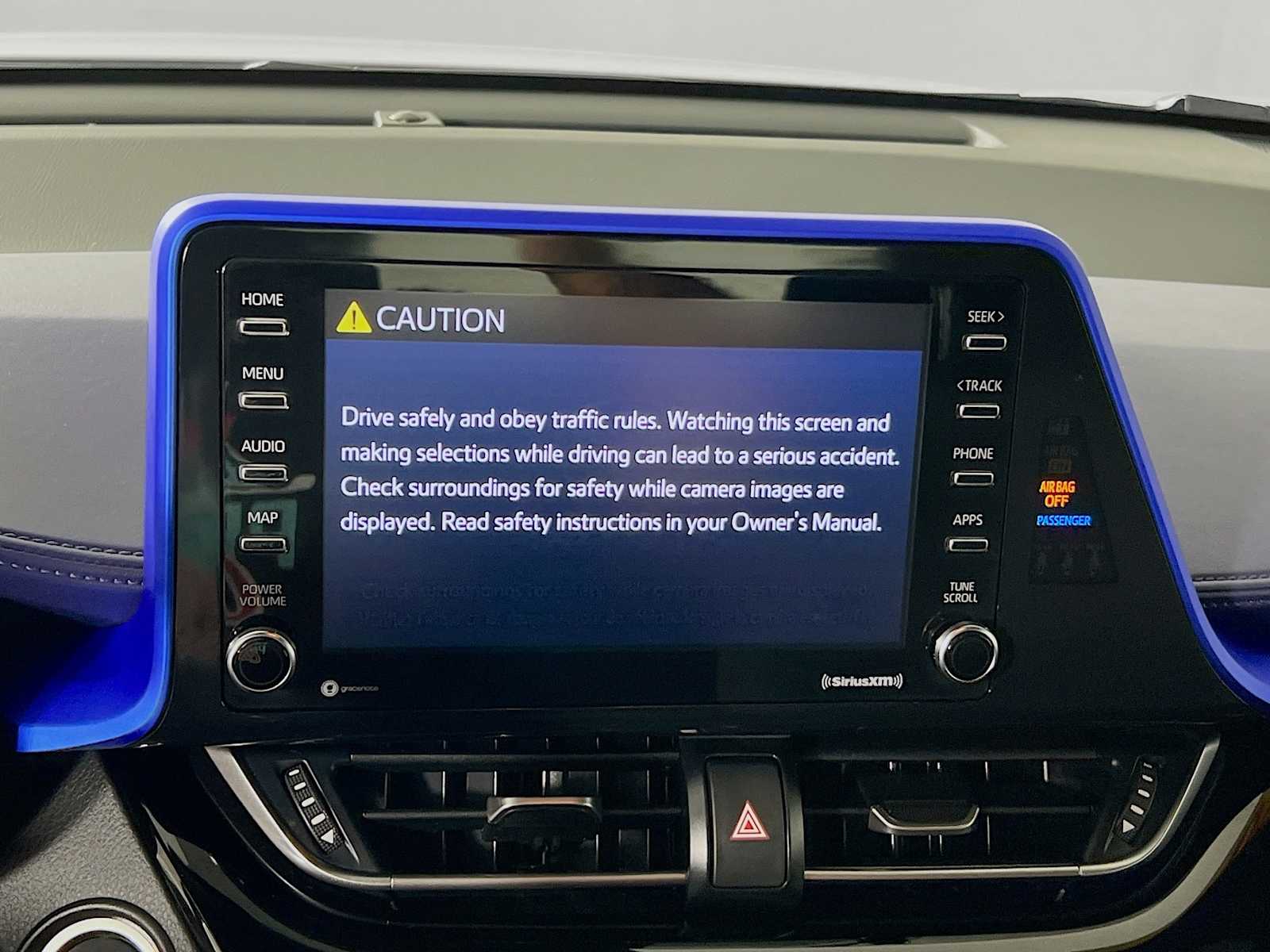 2020 Toyota C-HR XLE - Photo 14