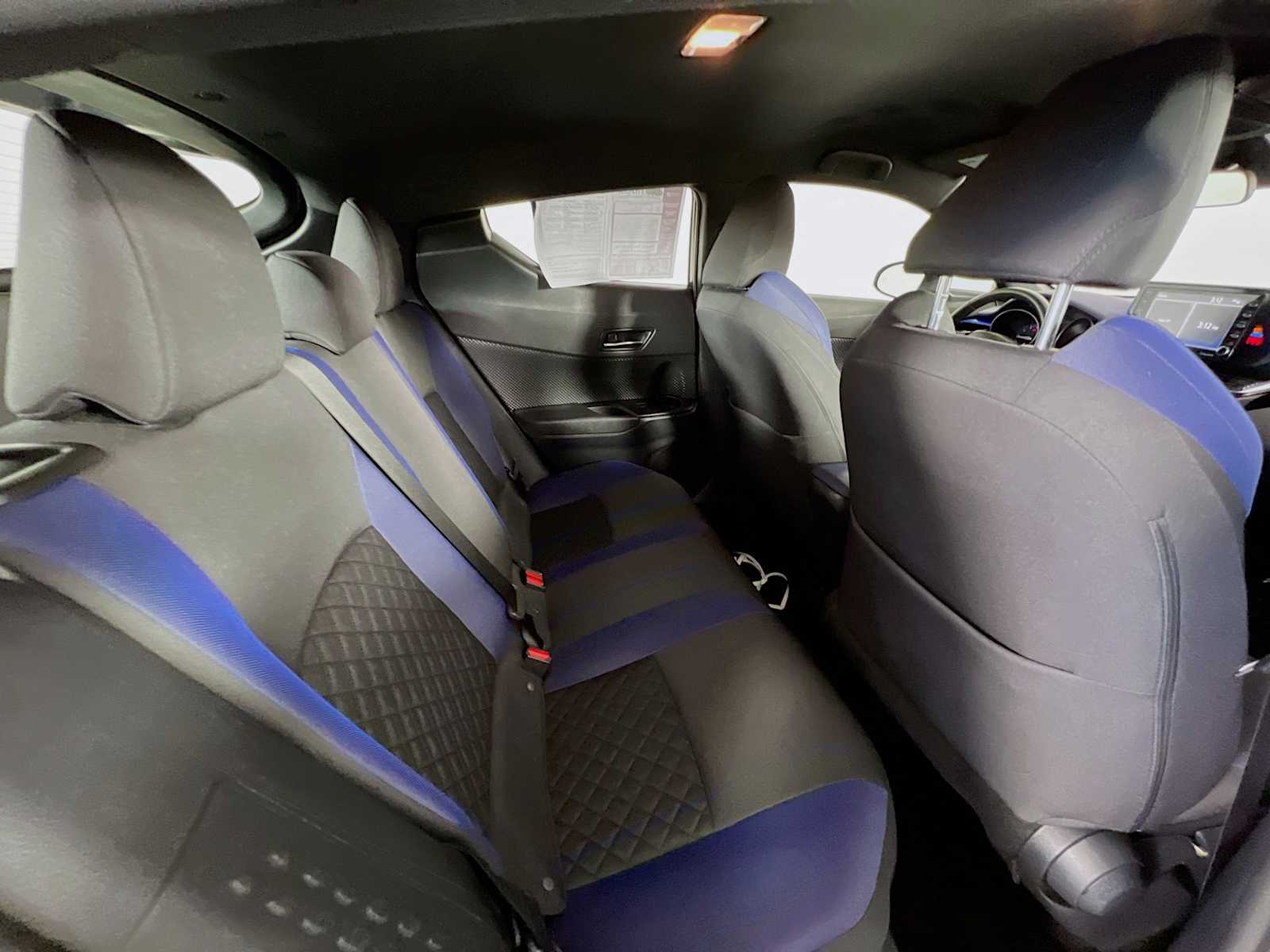 2020 Toyota C-HR XLE - Photo 24