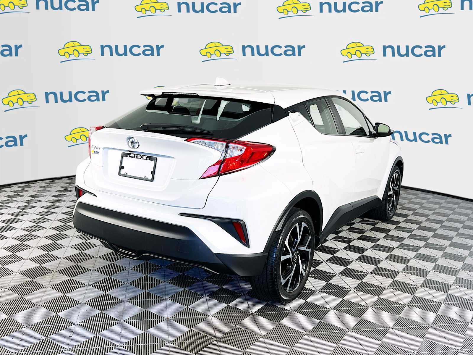 2020 Toyota C-HR XLE - Photo 7