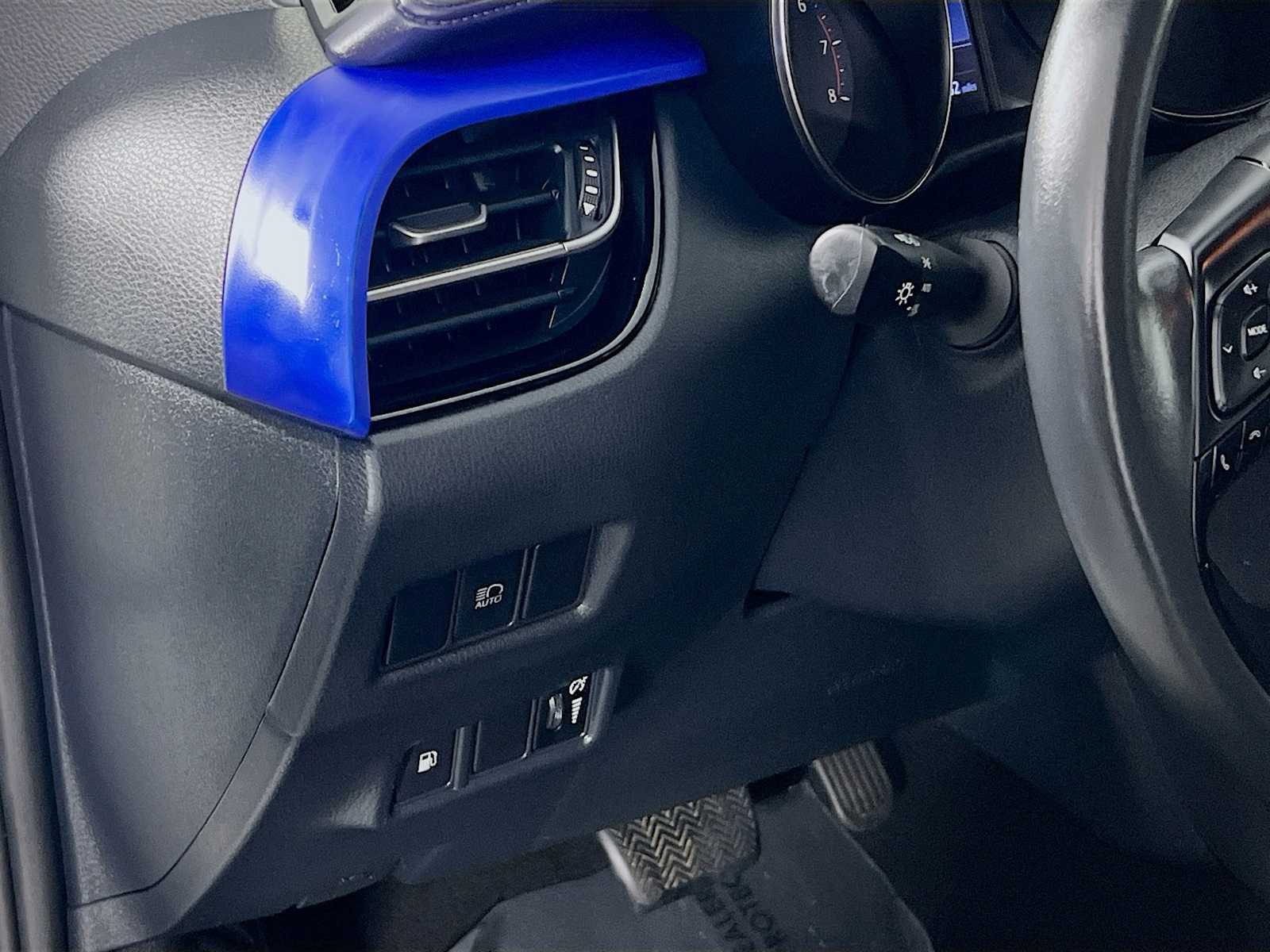 2020 Toyota C-HR XLE - Photo 10