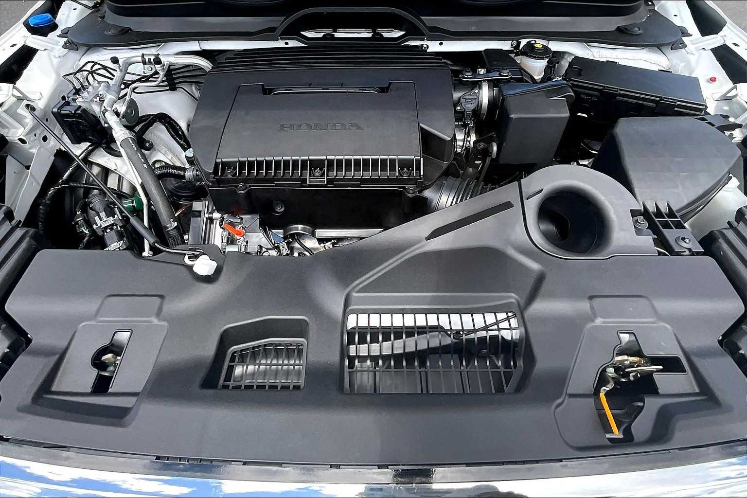2025 Honda Pilot Touring+ - Photo 16