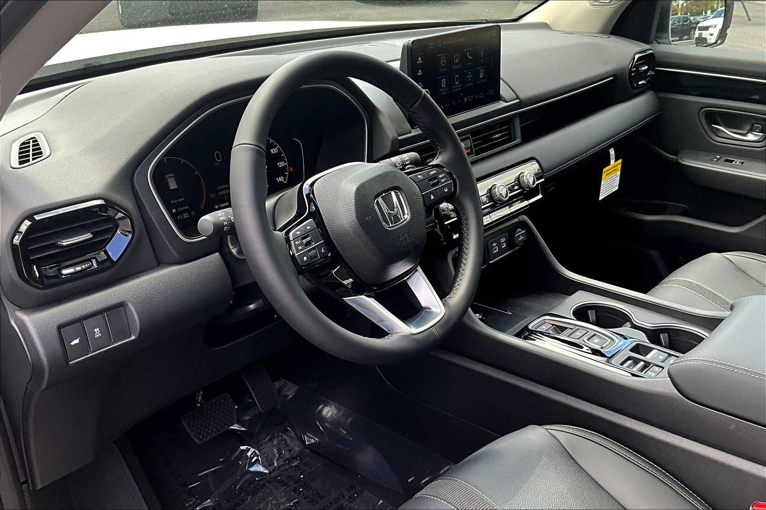 2025 Honda Pilot Touring+ - Photo 9
