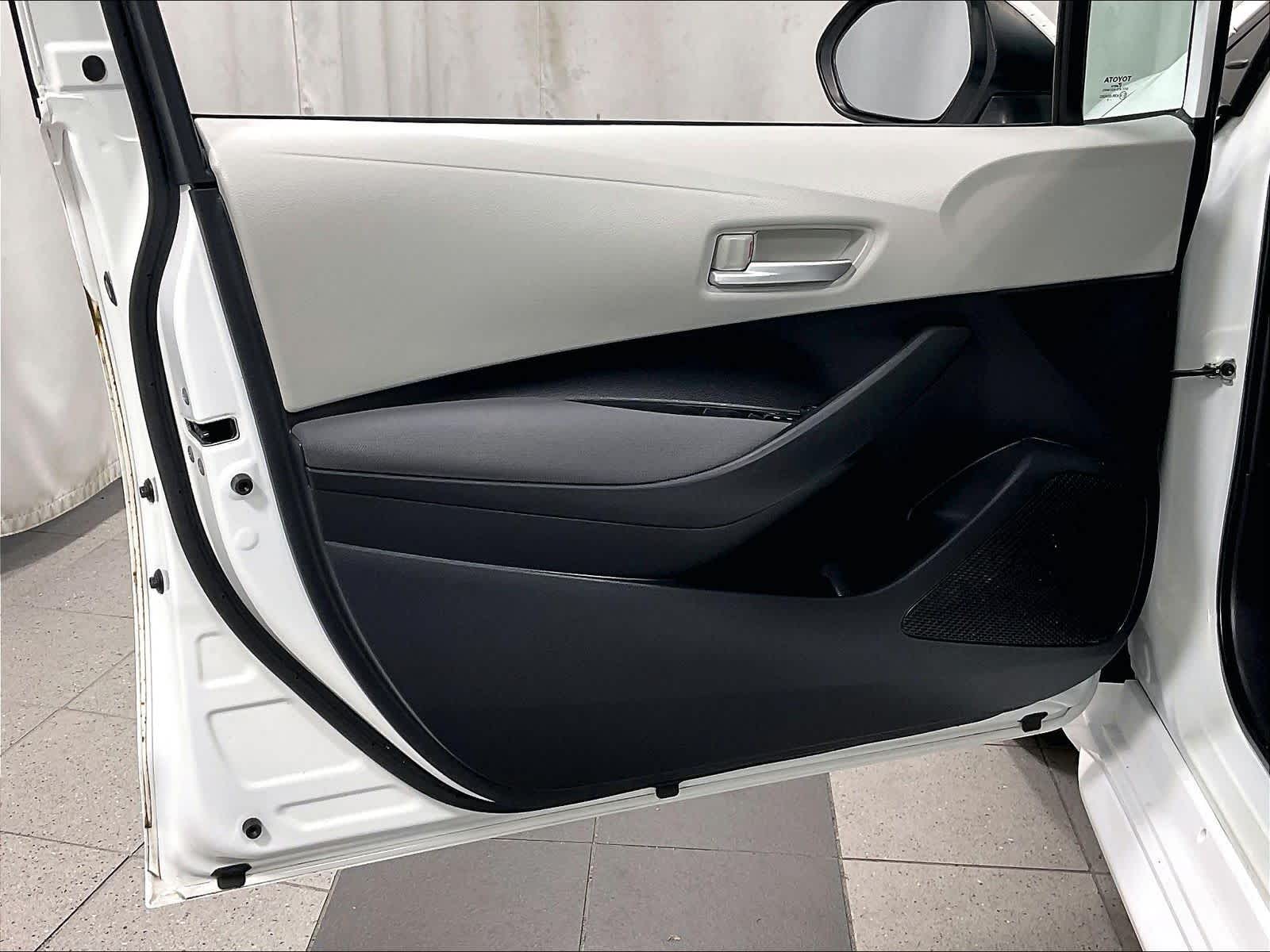 2021 Toyota Corolla LE - Photo 9