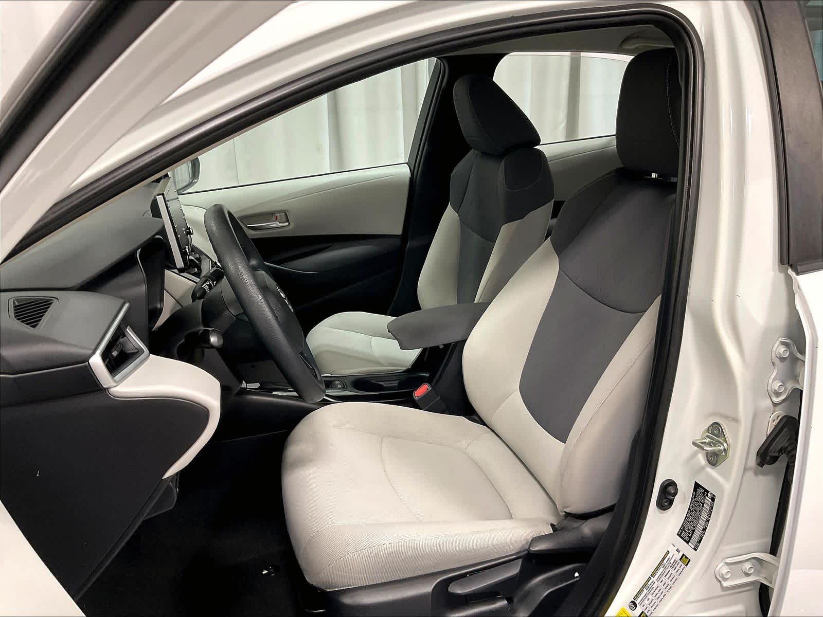 2021 Toyota Corolla LE - Photo 10