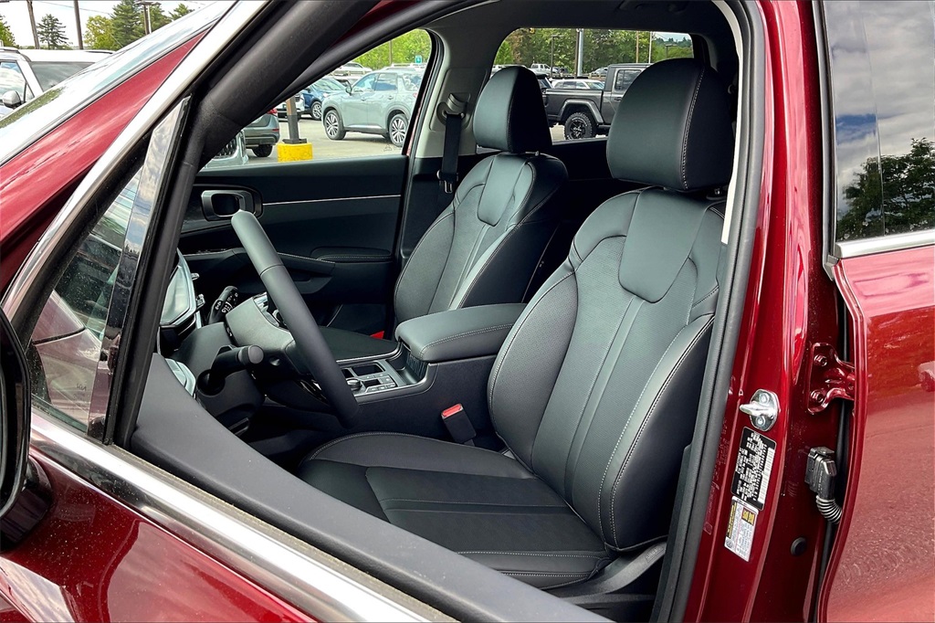 2025 Kia Sorento S - Photo 11