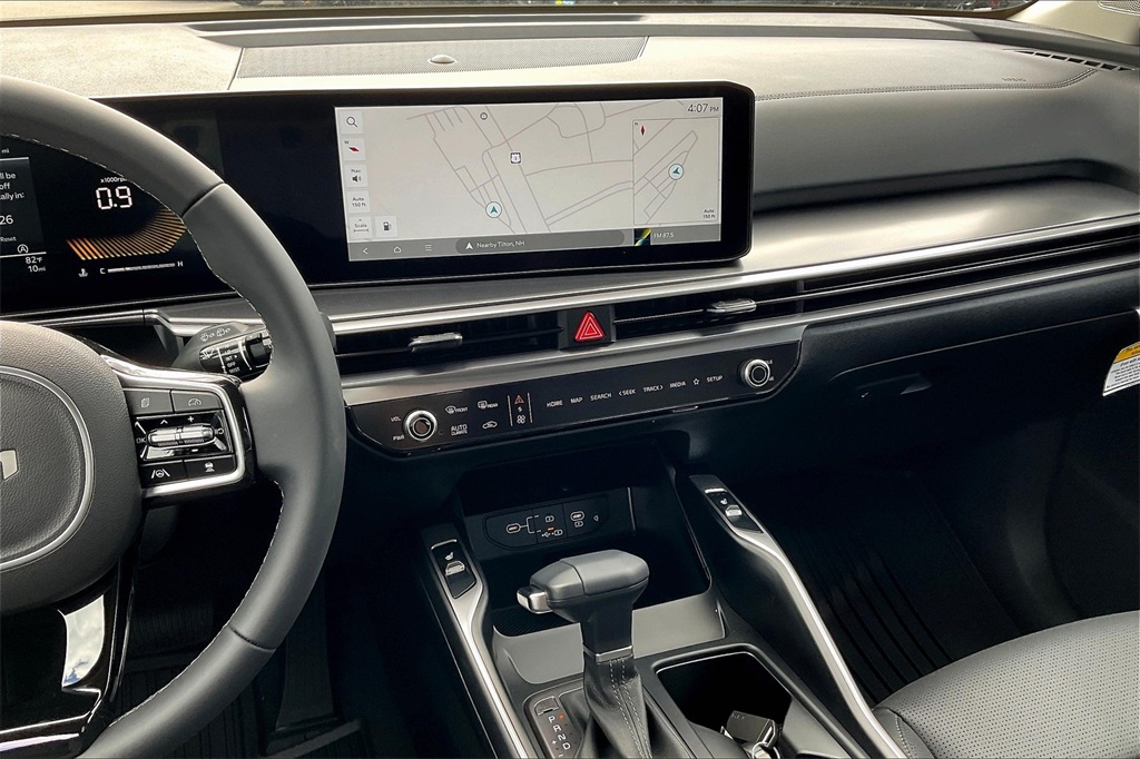 2025 Kia Sorento S - Photo 13