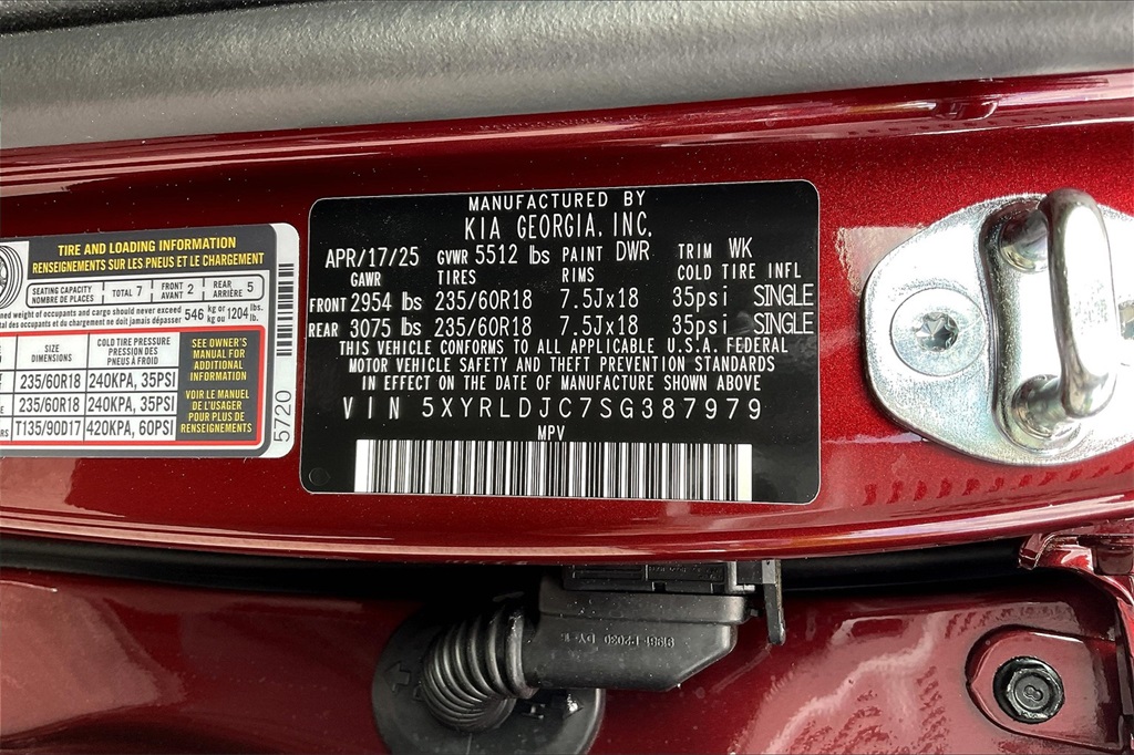 2025 Kia Sorento S - Photo 16