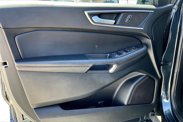 2022 Ford Edge SEL - Photo 9