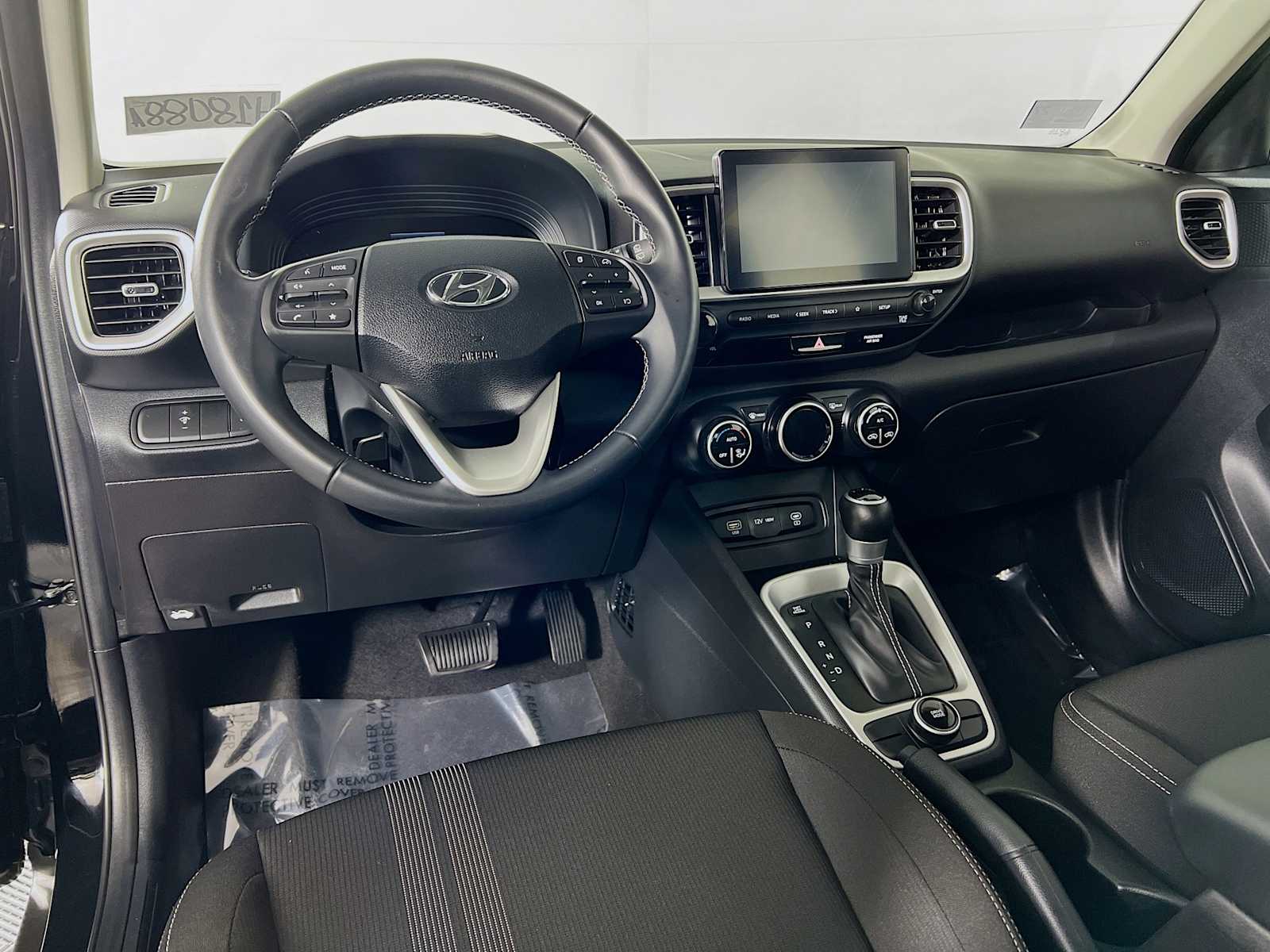 2023 Hyundai Venue SEL - Photo 9