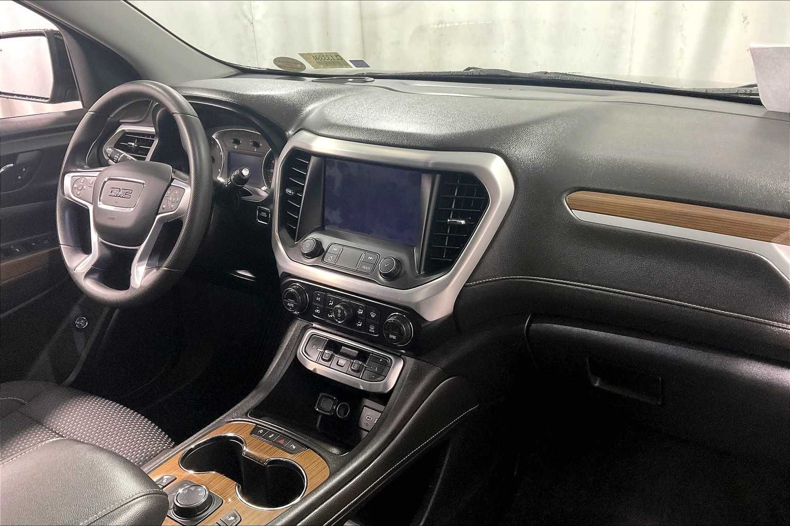 2021 GMC Acadia SLE - Photo 14