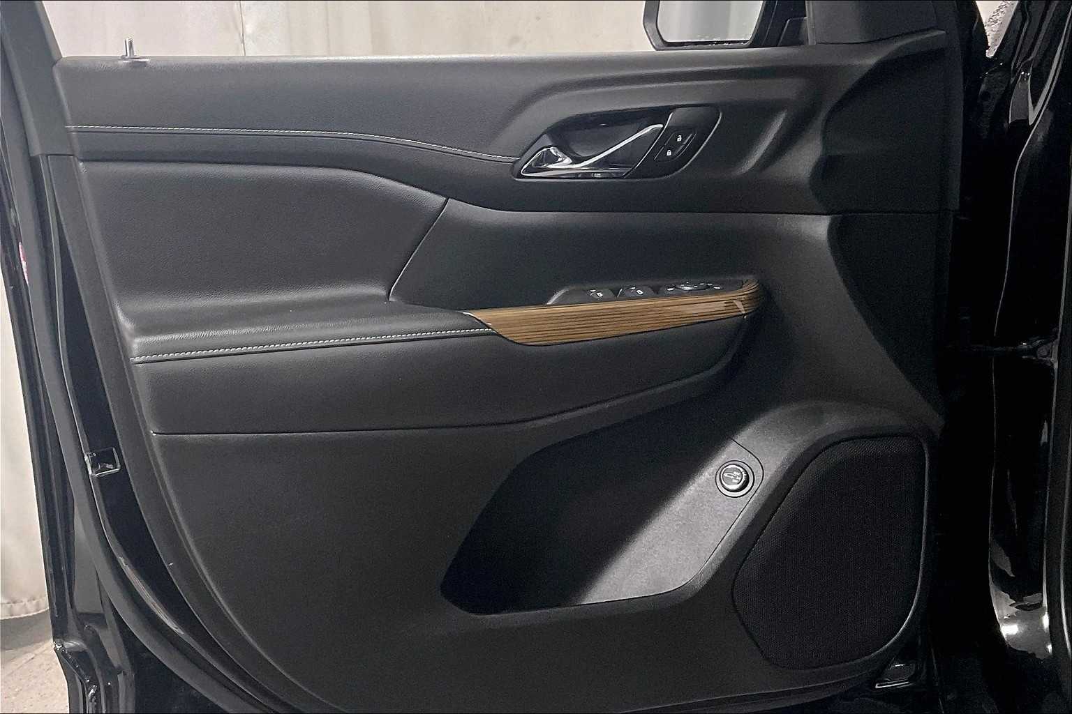 2021 GMC Acadia SLE - Photo 9