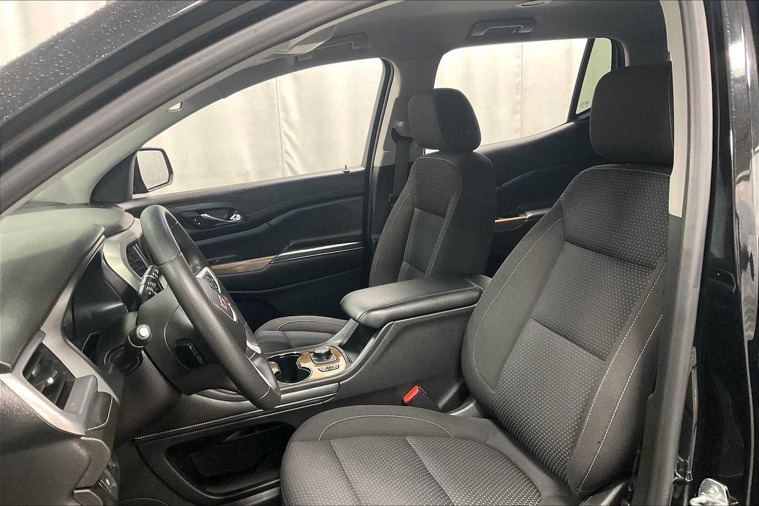 2021 GMC Acadia SLE - Photo 10