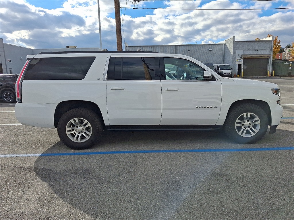 2020 Chevrolet Suburban LT - Photo 7