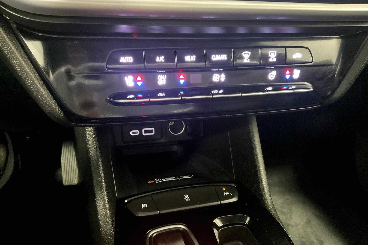 2022 Chevrolet Bolt EUV Premier - Photo 26