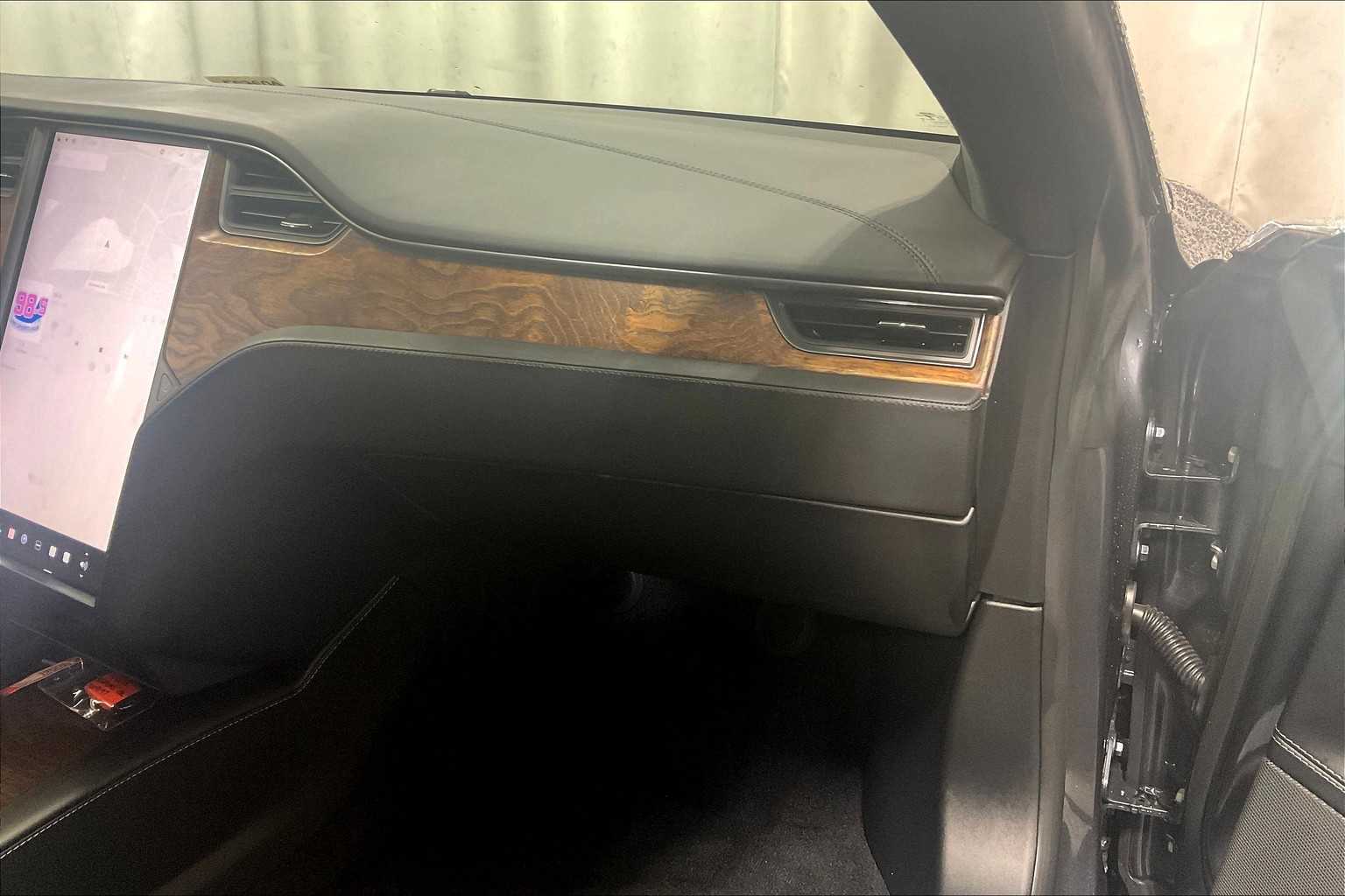2020 Tesla Model S Long Range - Photo 13