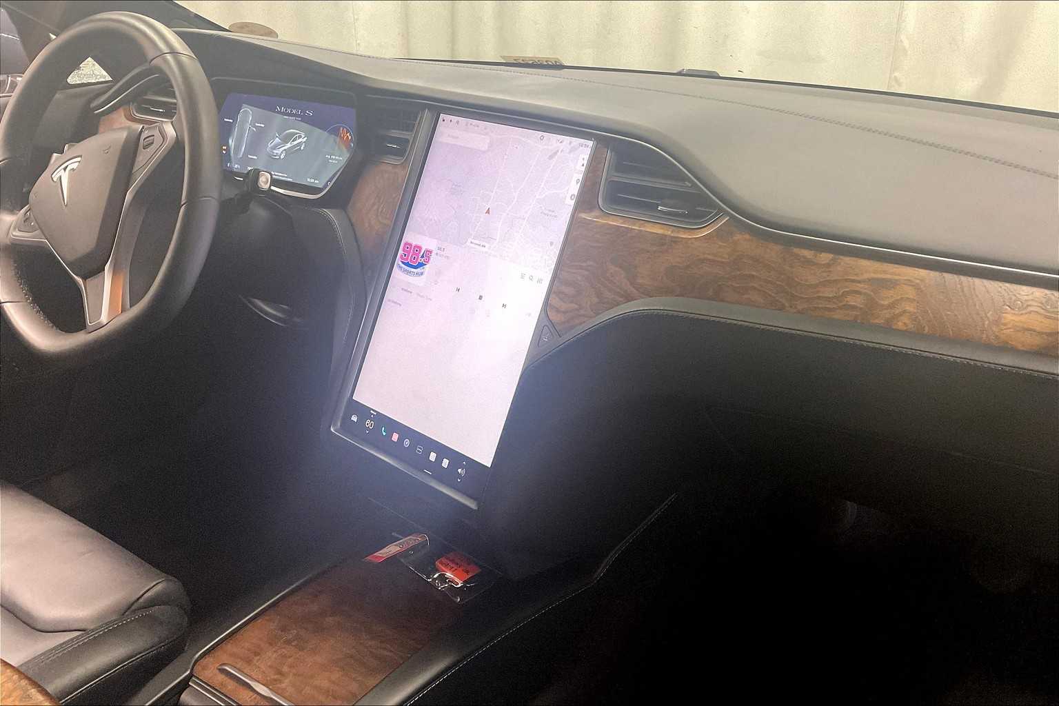2020 Tesla Model S Long Range - Photo 14