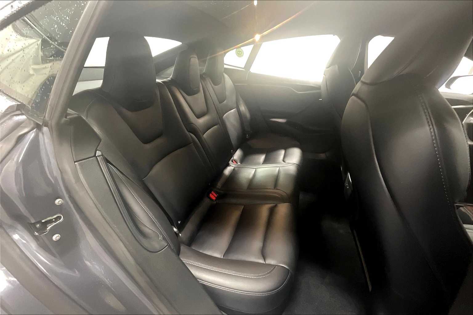 2020 Tesla Model S Long Range - Photo 16