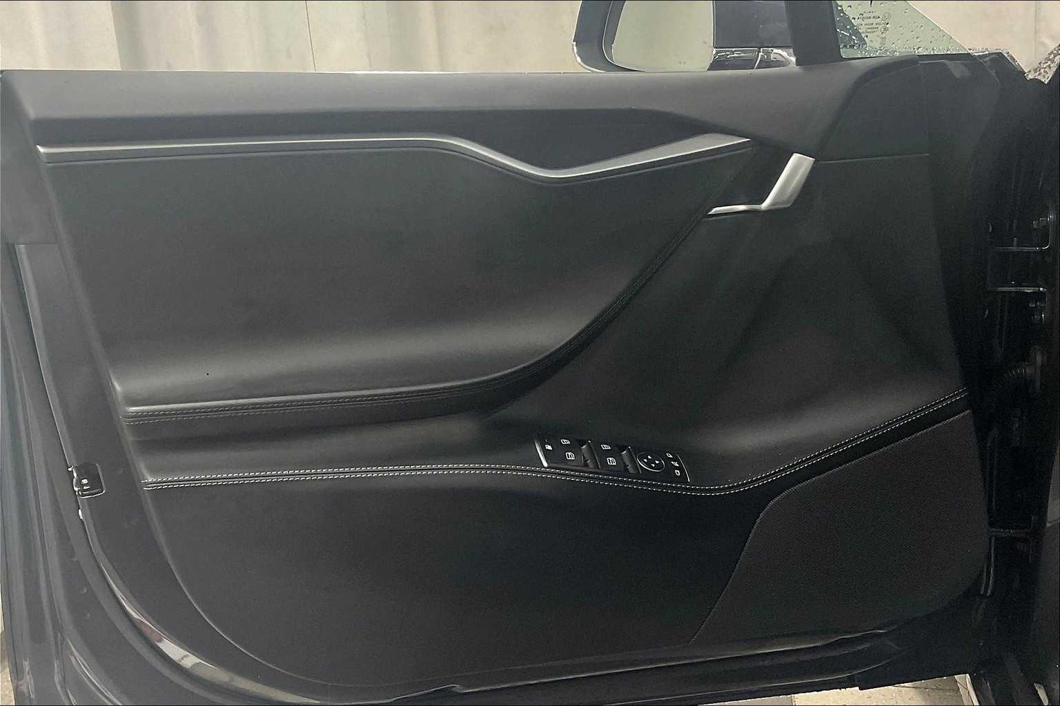 2020 Tesla Model S Long Range - Photo 9