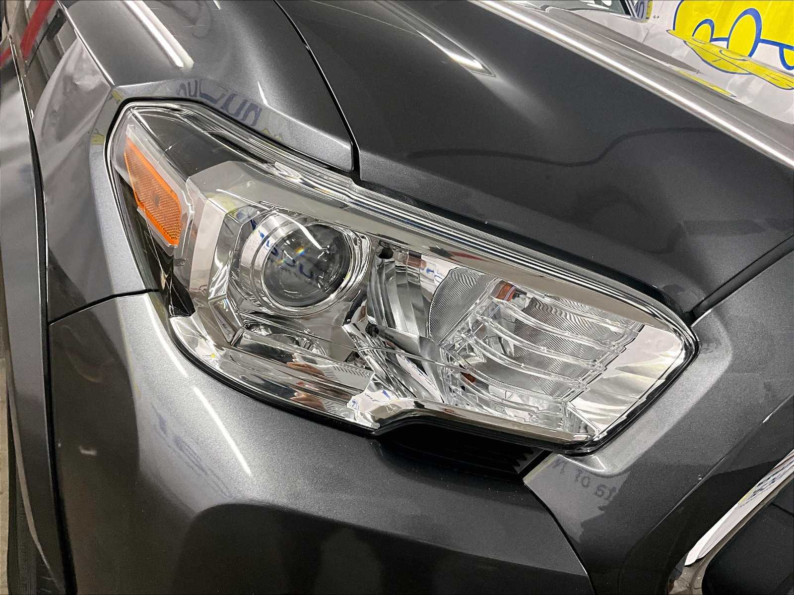 2021 Toyota Tacoma SR5 - Photo 32