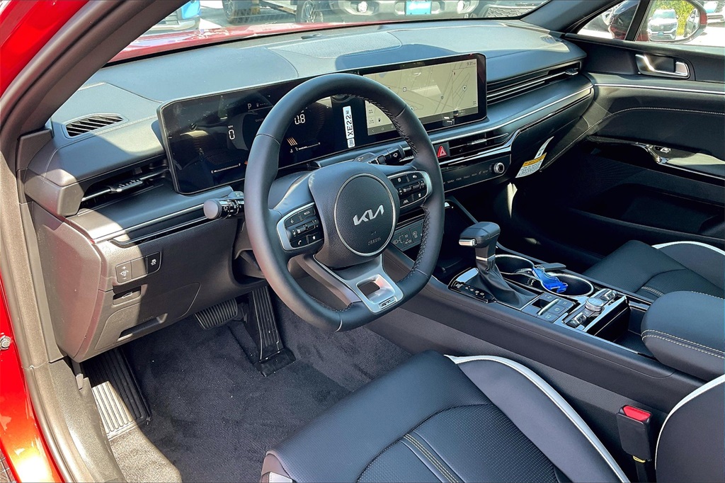 2026 Kia K5 GT-Line - Photo 9