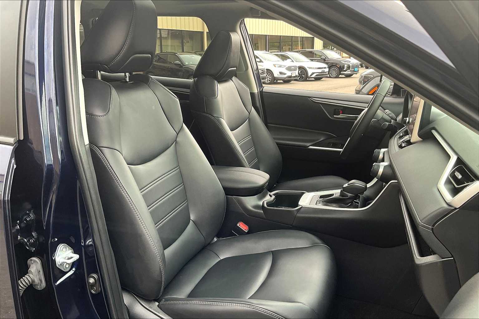 2024 Toyota RAV4 XLE Premium - Photo 11