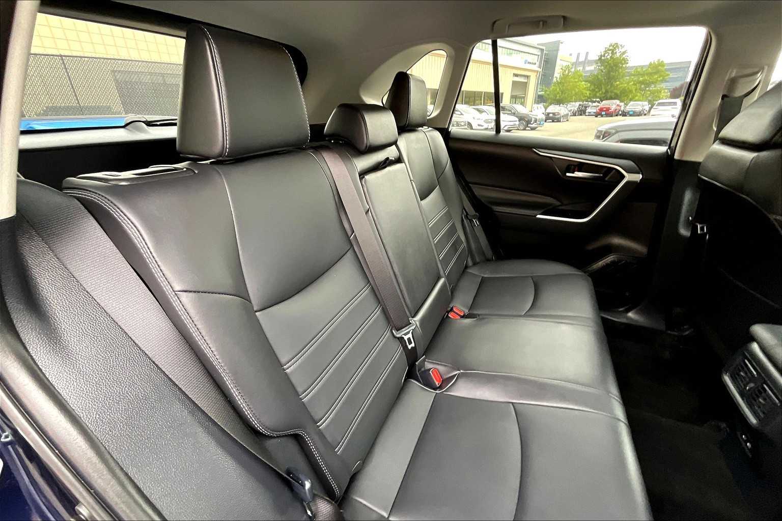 2024 Toyota RAV4 XLE Premium - Photo 16