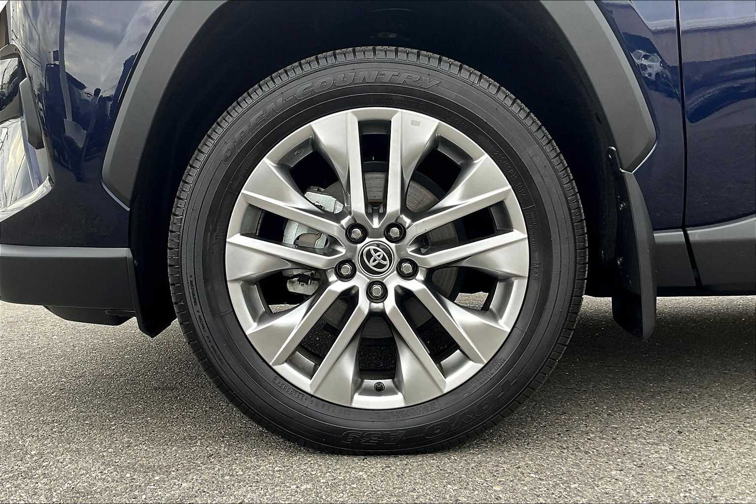 2024 Toyota RAV4 XLE Premium - Photo 7