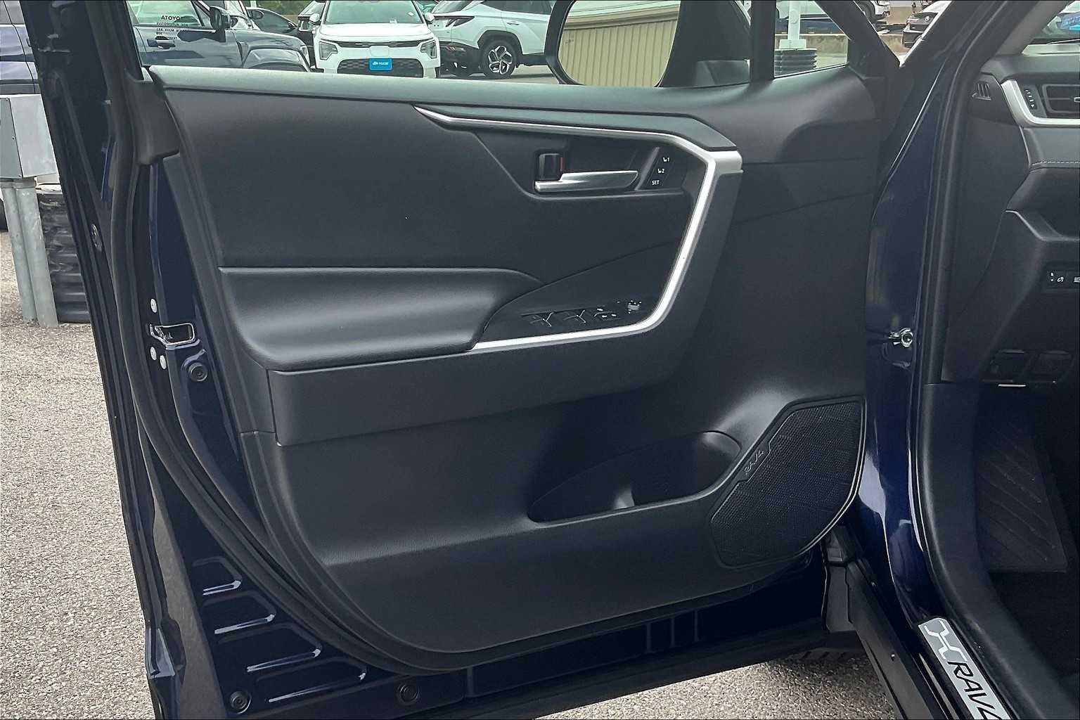 2024 Toyota RAV4 XLE Premium - Photo 9