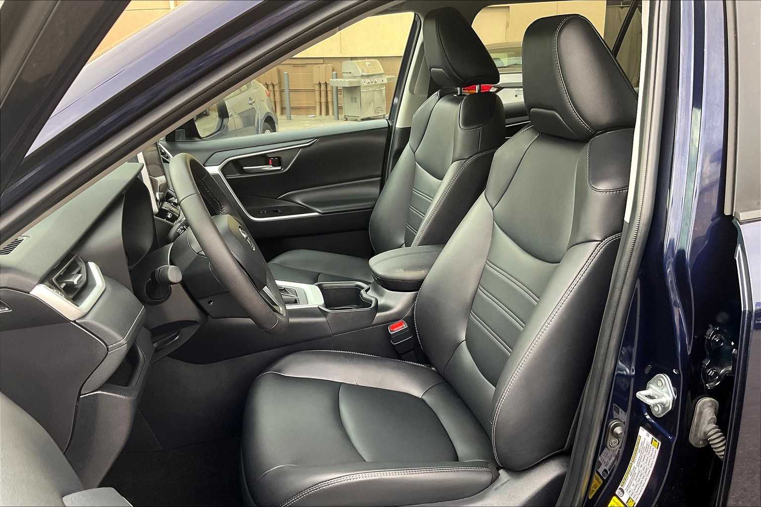 2024 Toyota RAV4 XLE Premium - Photo 10