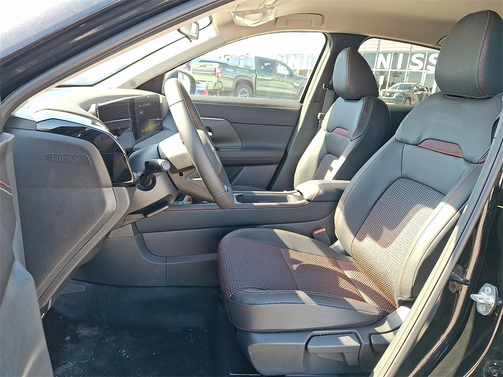 2025 Nissan Kicks SR - Photo 9