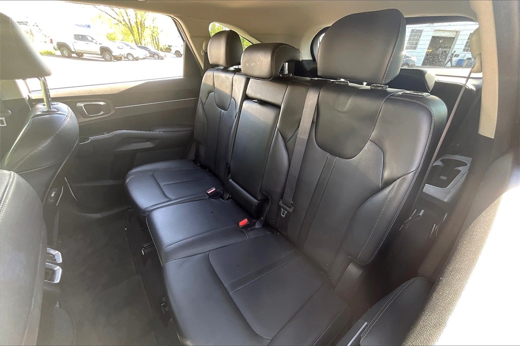 2022 Kia Sorento S - Photo 24