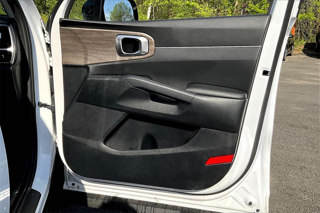 2022 Kia Sorento S - Photo 25