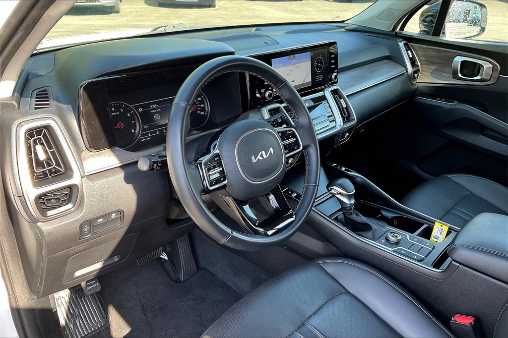 2022 Kia Sorento S - Photo 8