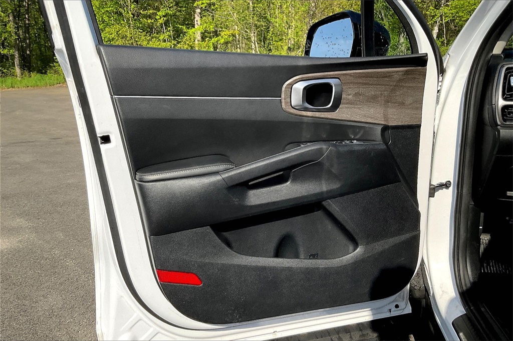 2022 Kia Sorento S - Photo 9