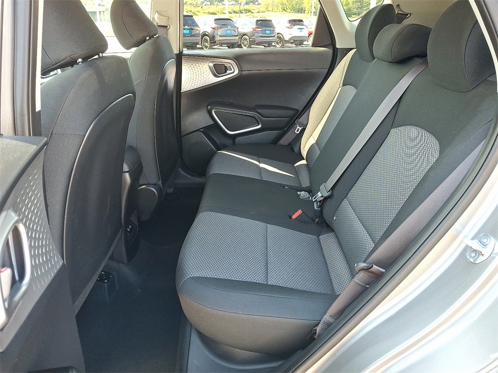 2025 Kia Soul S - Photo 11