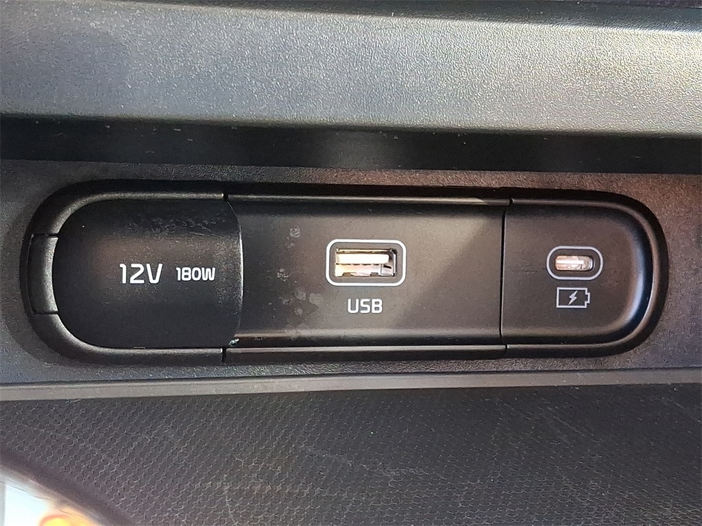2025 Kia Soul S - Photo 24
