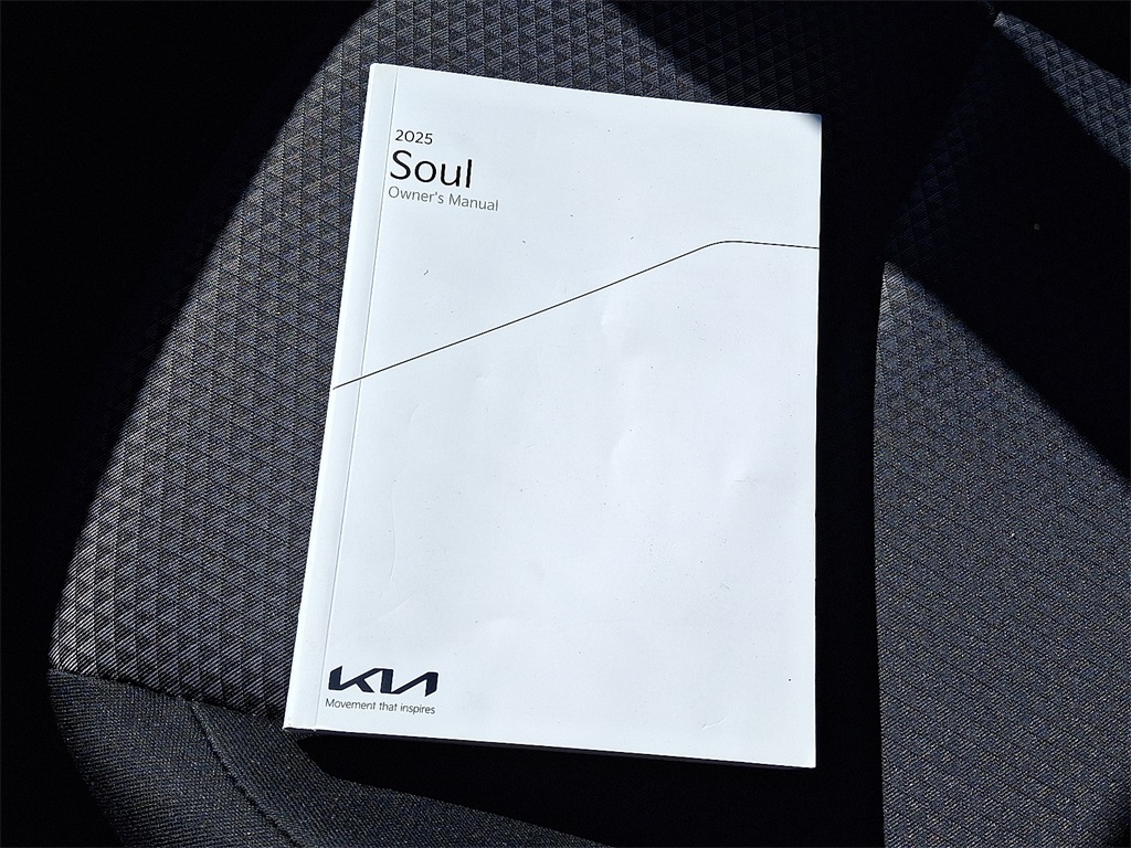 2025 Kia Soul S - Photo 26