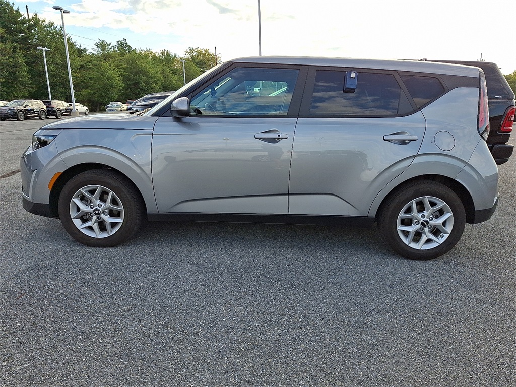 2025 Kia Soul S - Photo 4