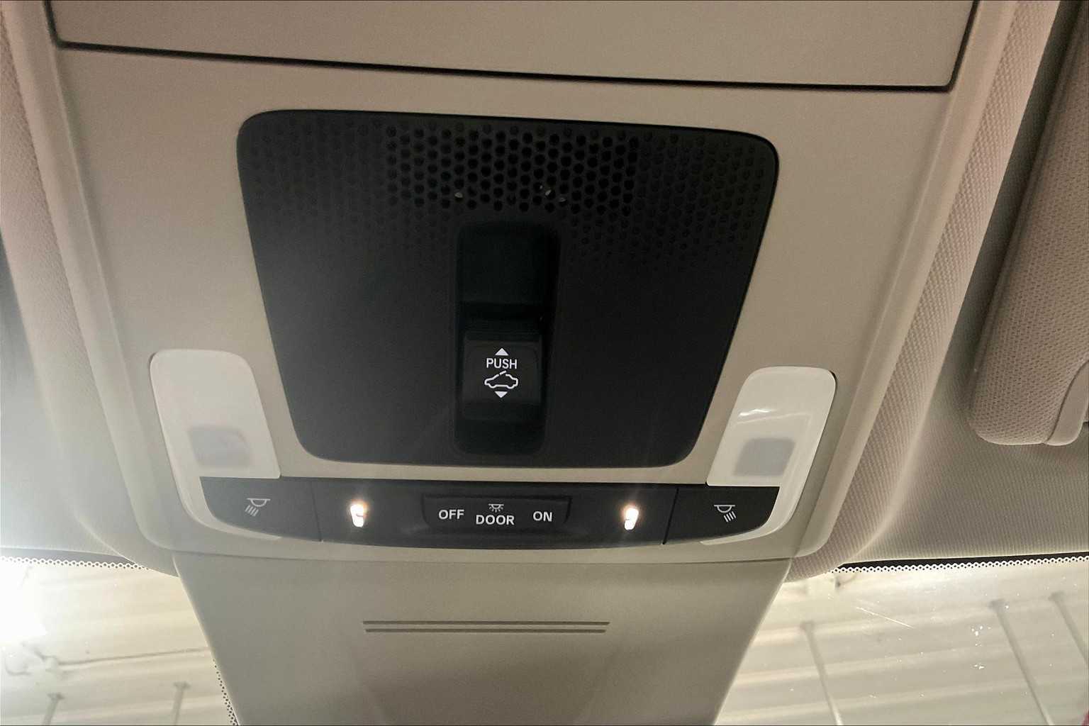 2022 Honda Civic Touring - Photo 26