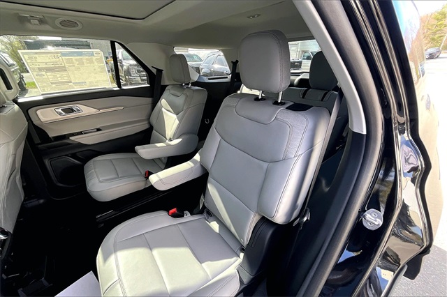 2025 Ford Explorer Active - Photo 11