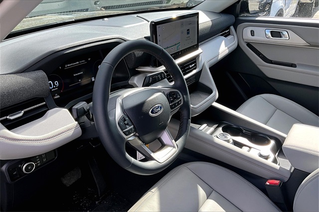 2025 Ford Explorer Active - Photo 7