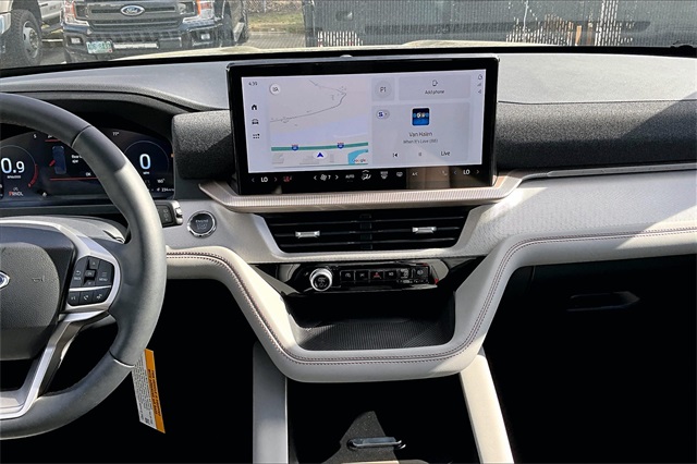 2025 Ford Explorer Active - Photo 8