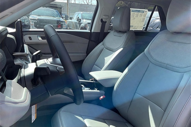 2025 Ford Explorer Active - Photo 10