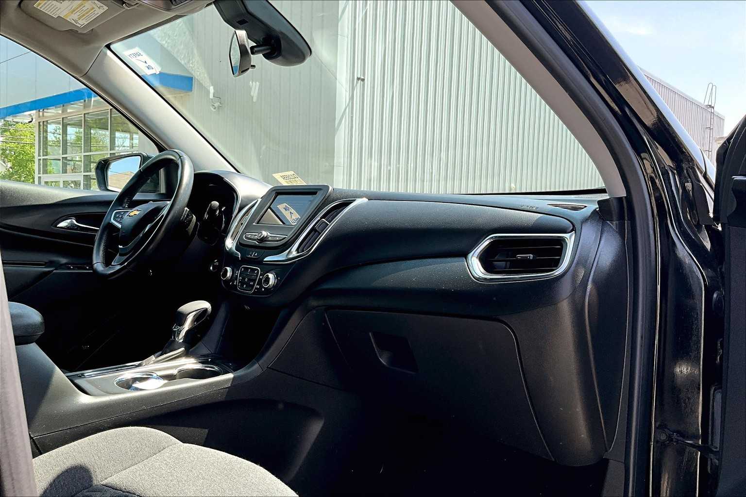 2022 Chevrolet Equinox LT - Photo 14
