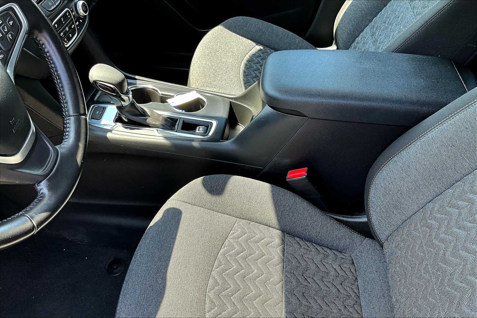 2022 Chevrolet Equinox LT - Photo 20