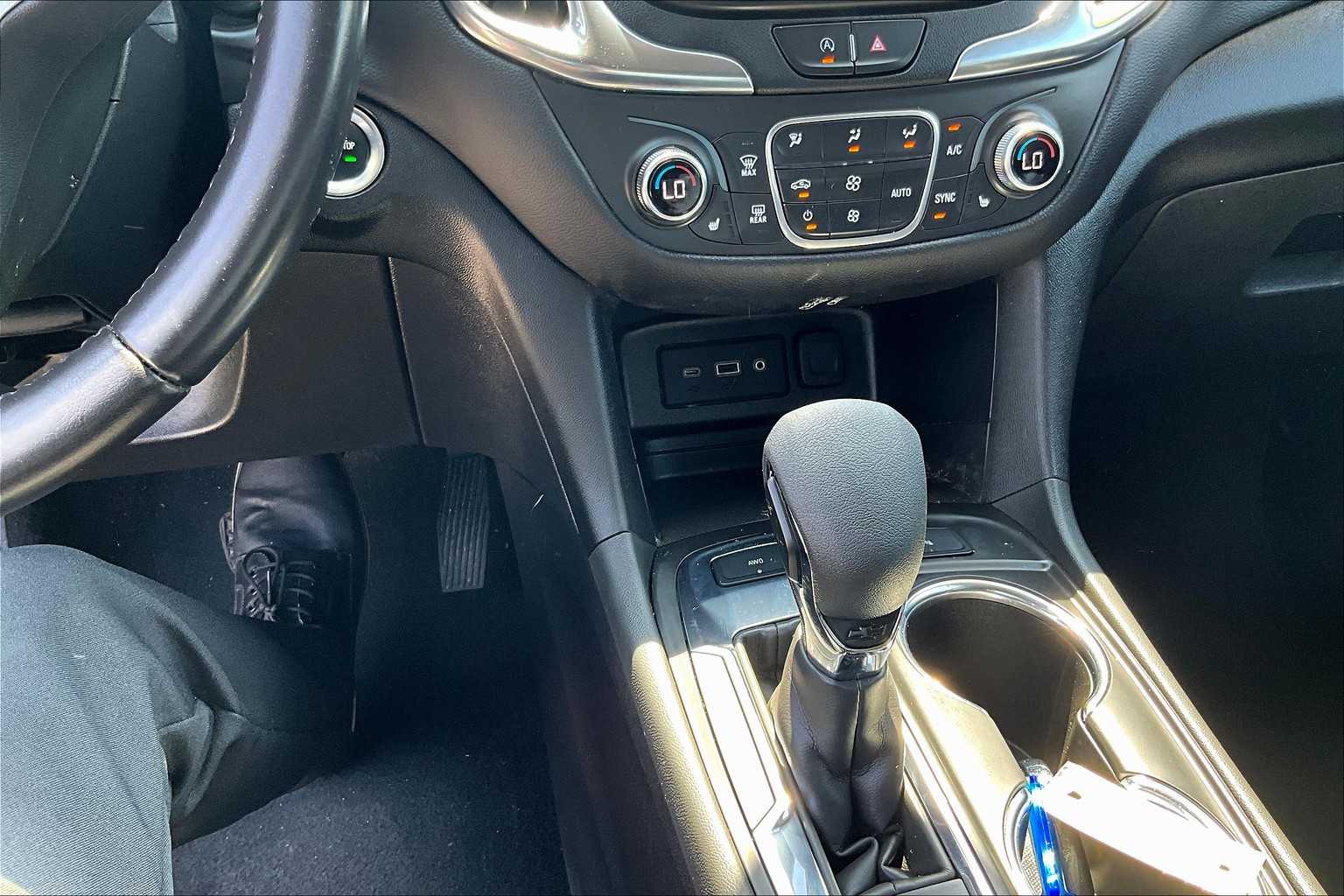 2022 Chevrolet Equinox LT - Photo 25