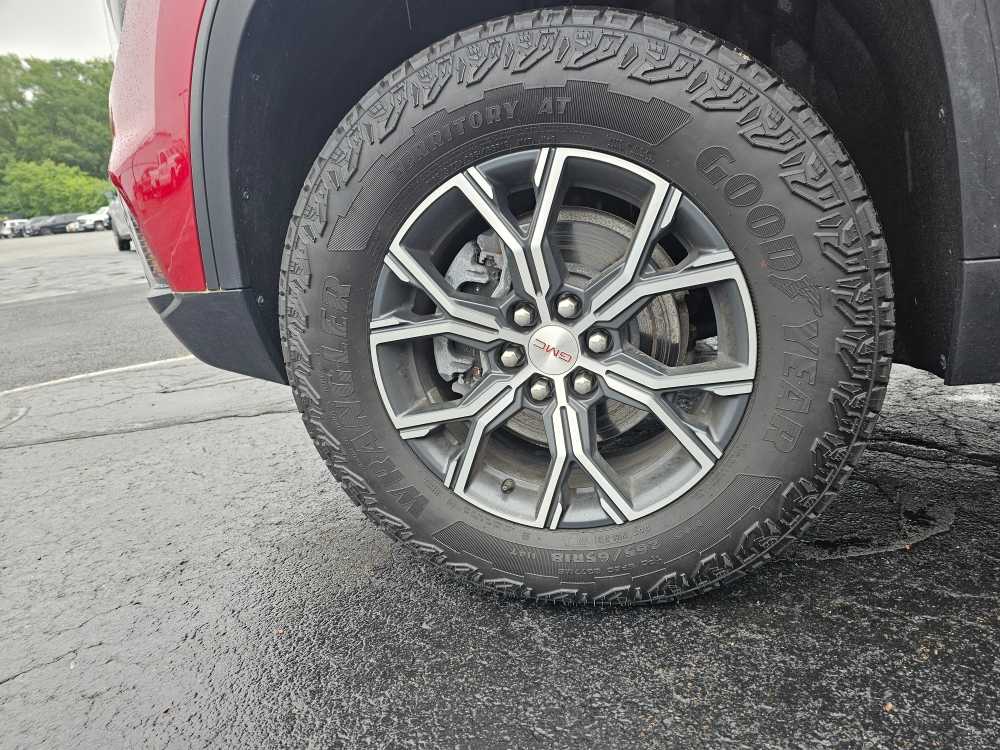 2024 GMC Acadia AWD AT4 - Photo 9