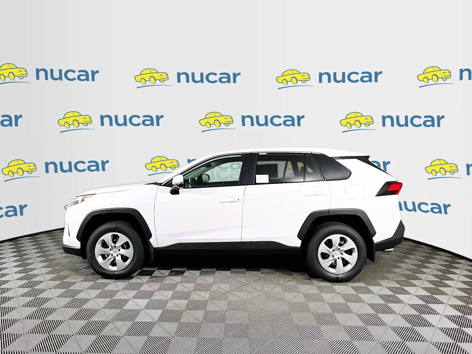 2025 Toyota RAV4 LE - Photo 3